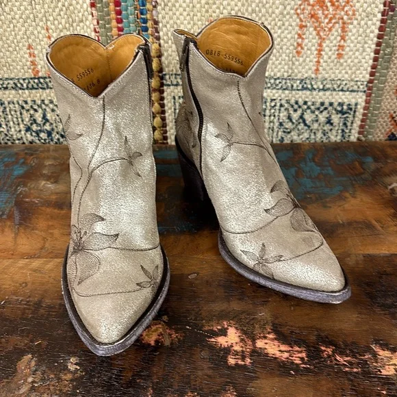 Old Gringo “Flora Loca” golden embroidered boots. New in box! - Picture 2 of 9